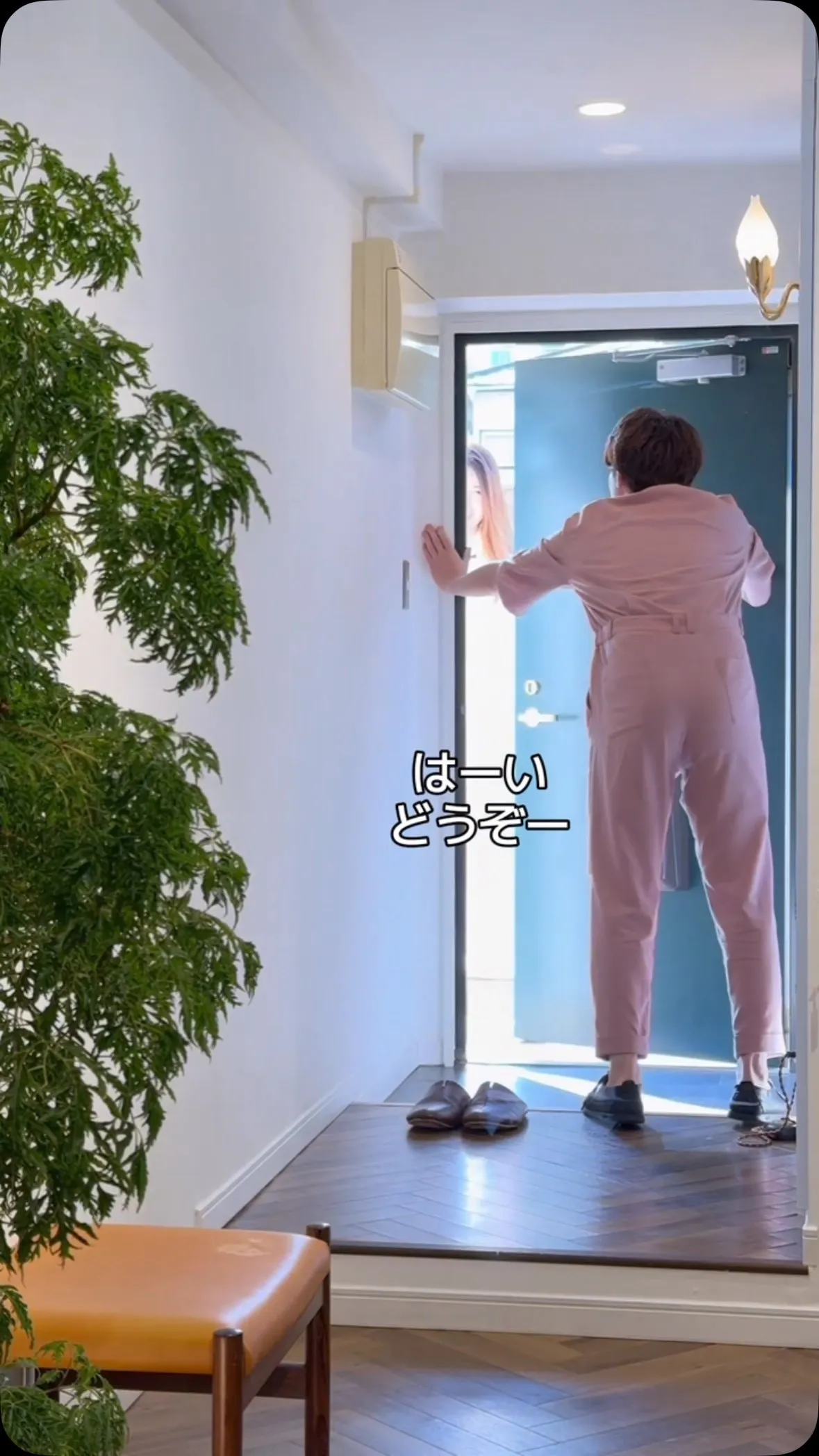 夏は、綺麗なフェイスラインと美脚で周囲の視線を惹きつけましょ...