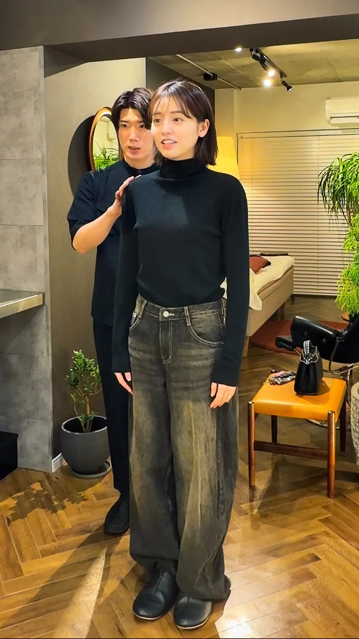 ビジュアルと機能は密接に結びついており、正しい姿勢は健康と美...