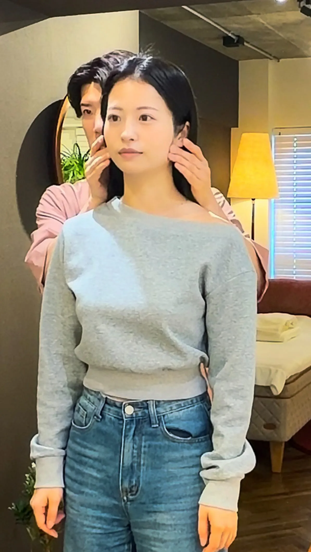 喰いしばりは知らず知らずのうちに顔の咬筋を肥大させ、エラの発...