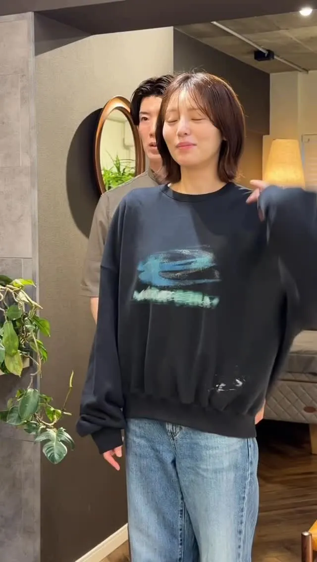 ビジュアルと機能は密接に結びついており、正しい姿勢は健康と美...