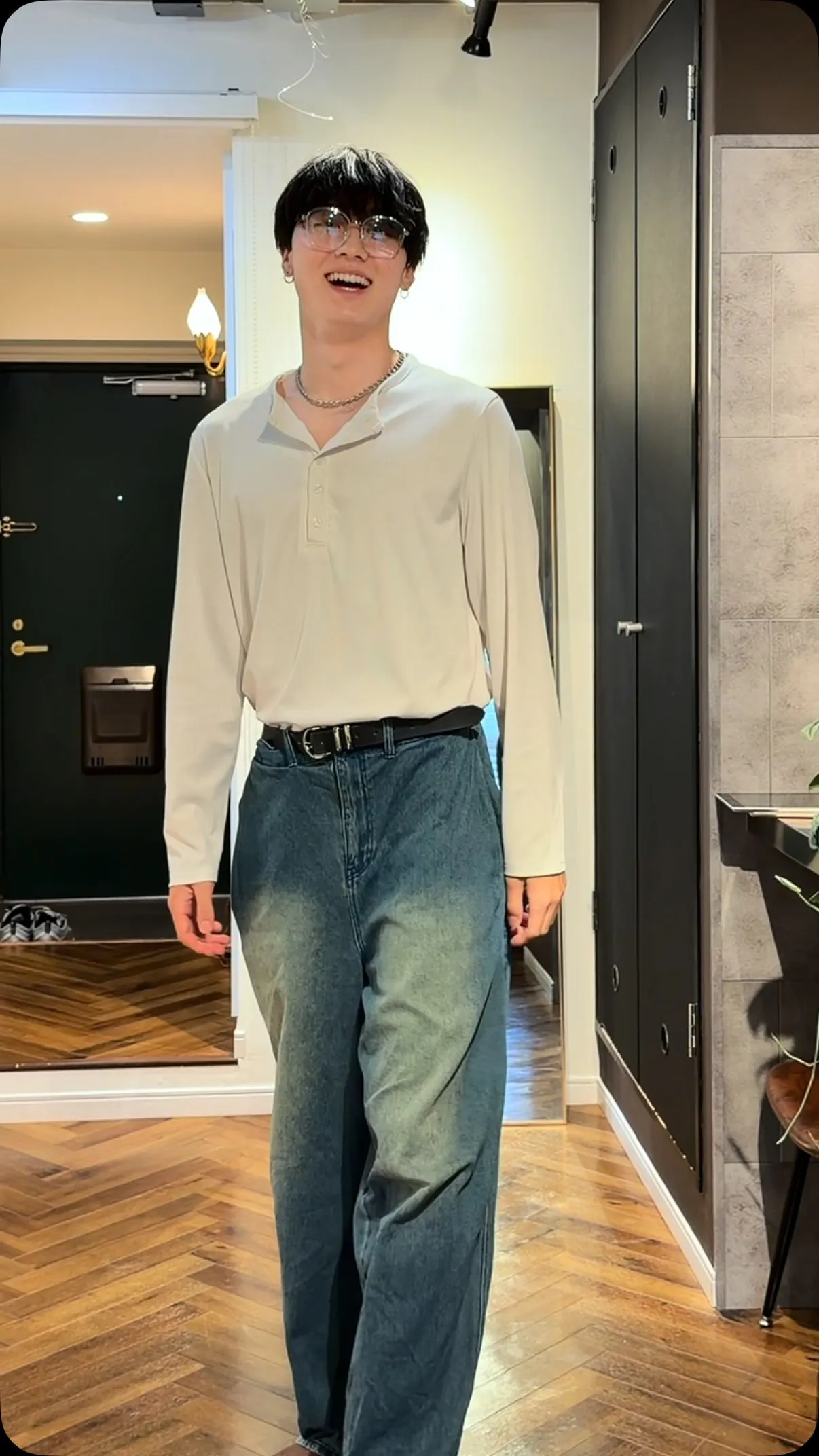 どんなにオシャレしても、猫背じゃ台無し。
